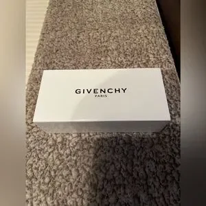 Givenchy | Accessories | New In Box Womens Givenchy 55mm  display picture 1